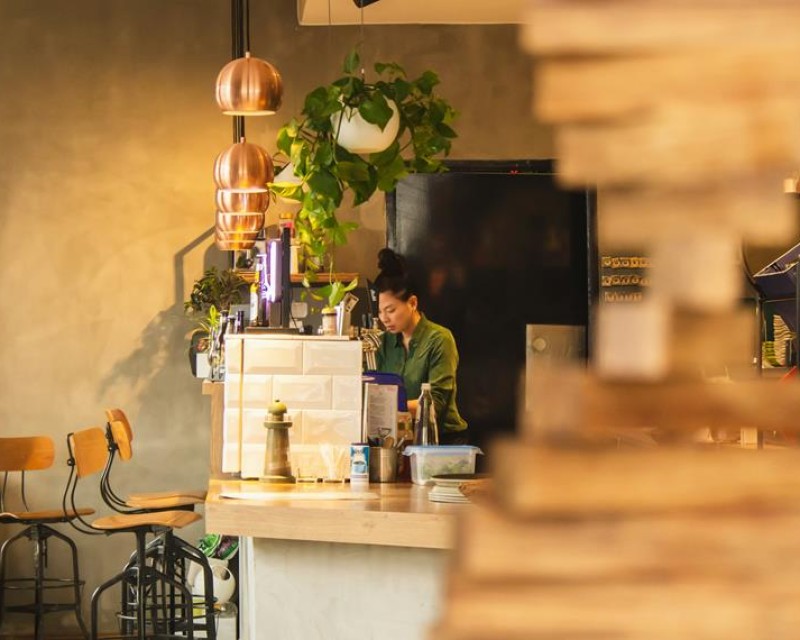 louis hansel EfnyiaBFkCU unsplash (Copy)